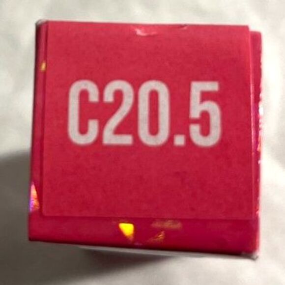 Jeffree Star Concealer Magic Star In C20.5, New Full Coverage  0.115oz - Picture 2 of 3